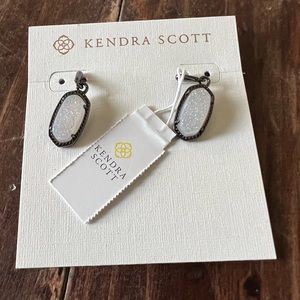 New!! Kendra Scott Lee Iridescent Gunmetal Earrings.